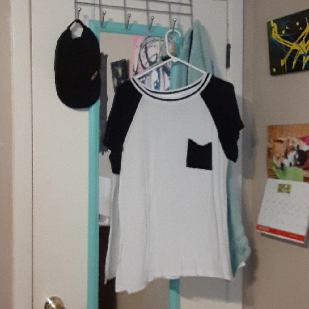 T- shirt